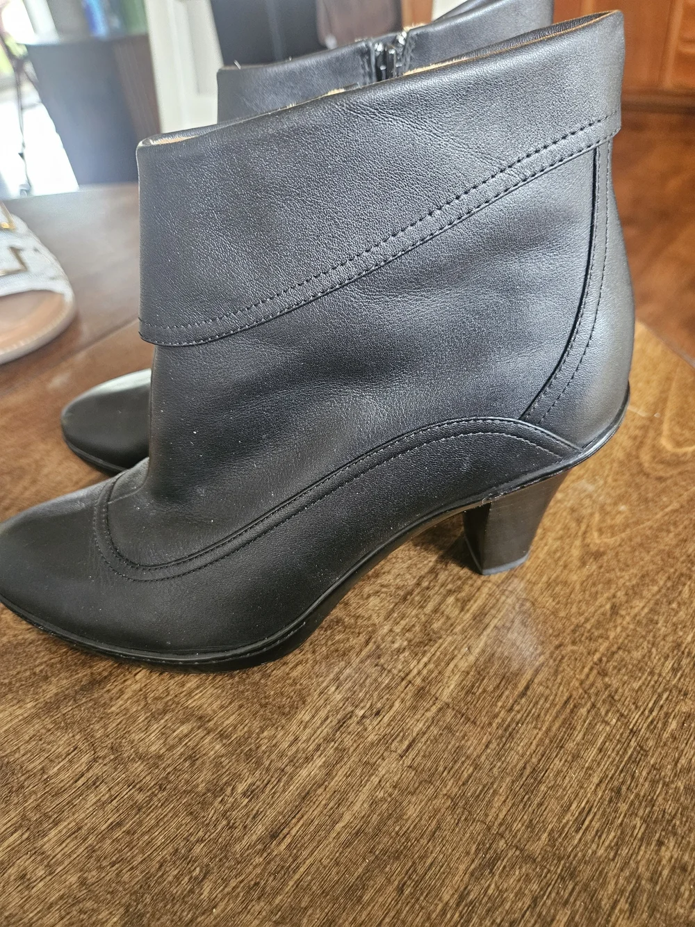Sofft Black Leather Ankle Booties with Side Zips 9.5